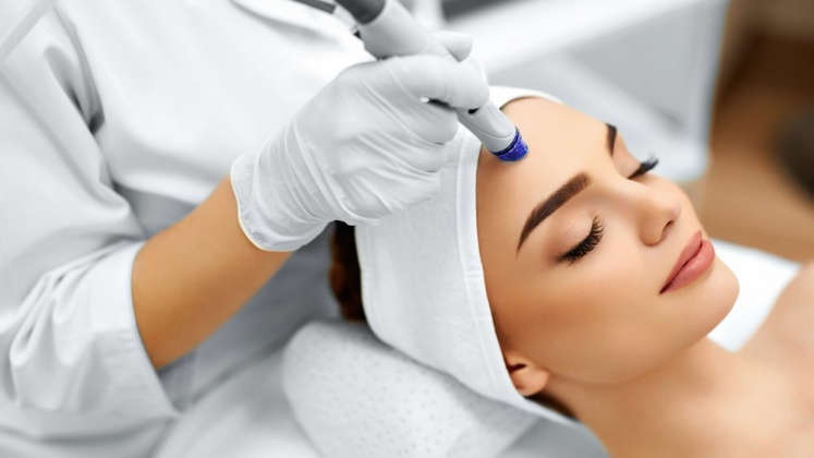 Vakumlu Cilt Bakımı (Hydrafacial) Nedir?